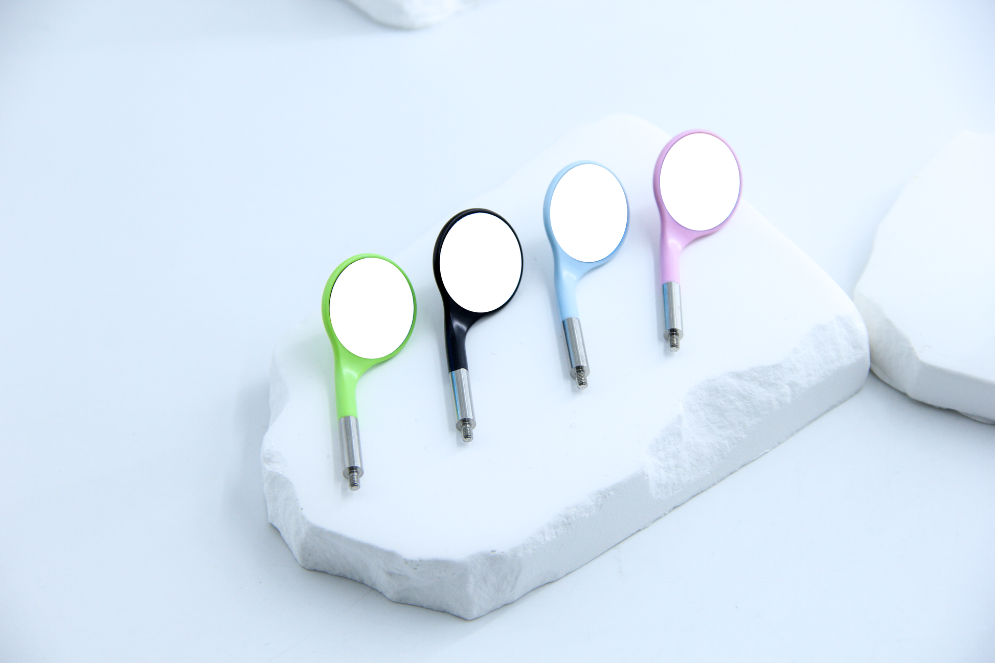 Dental mirror head mixed color